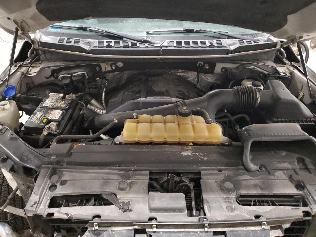 Ford F-150 Supercrew Image 8