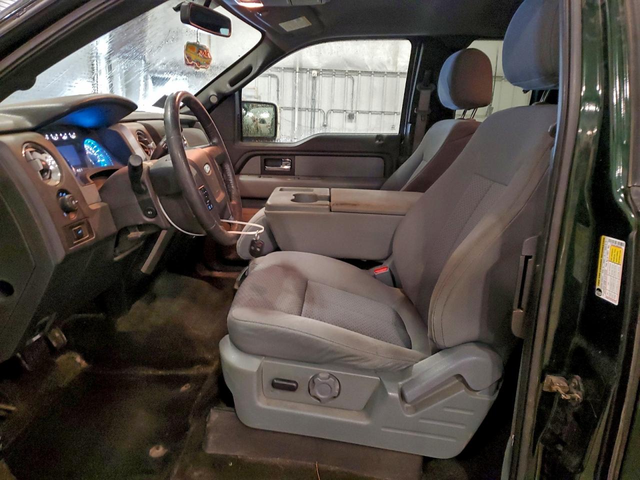 Ford F-150 Super Cab Image 10