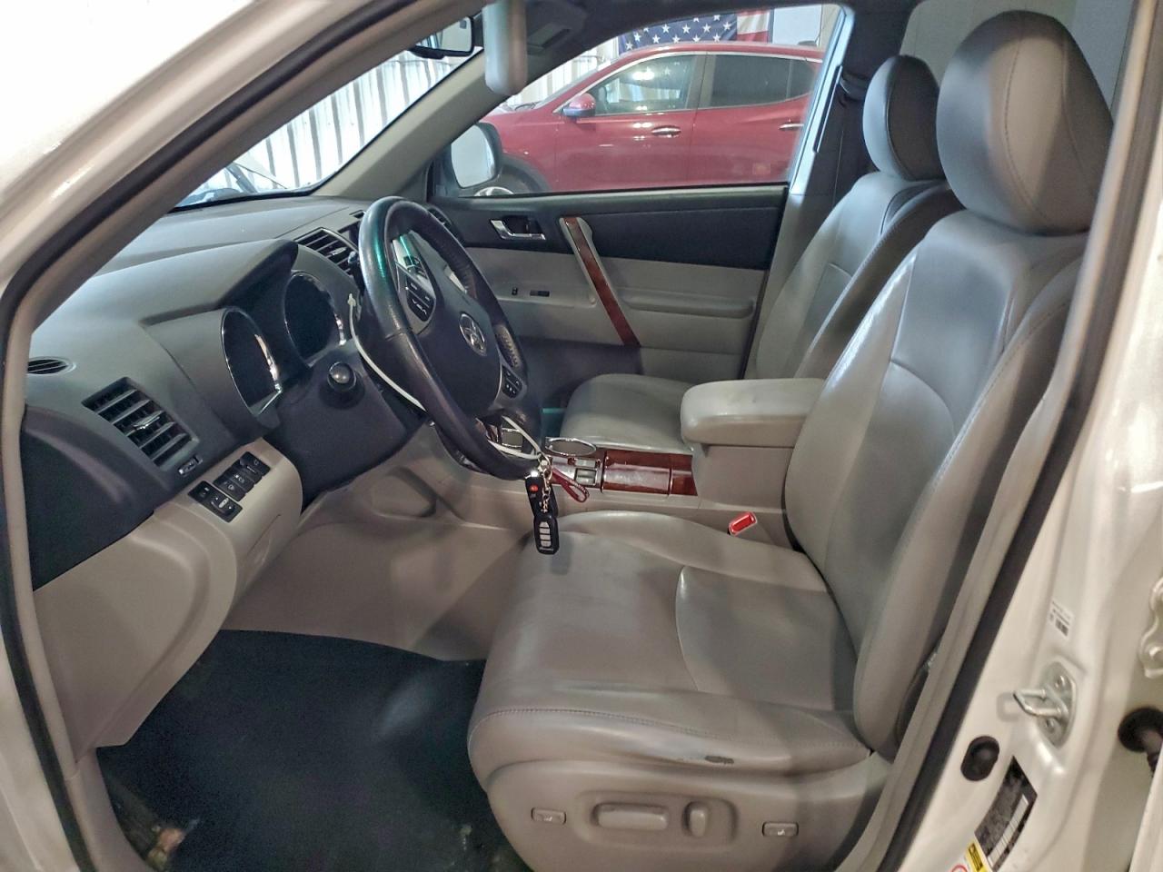 Toyota Highlander Limited Image 3