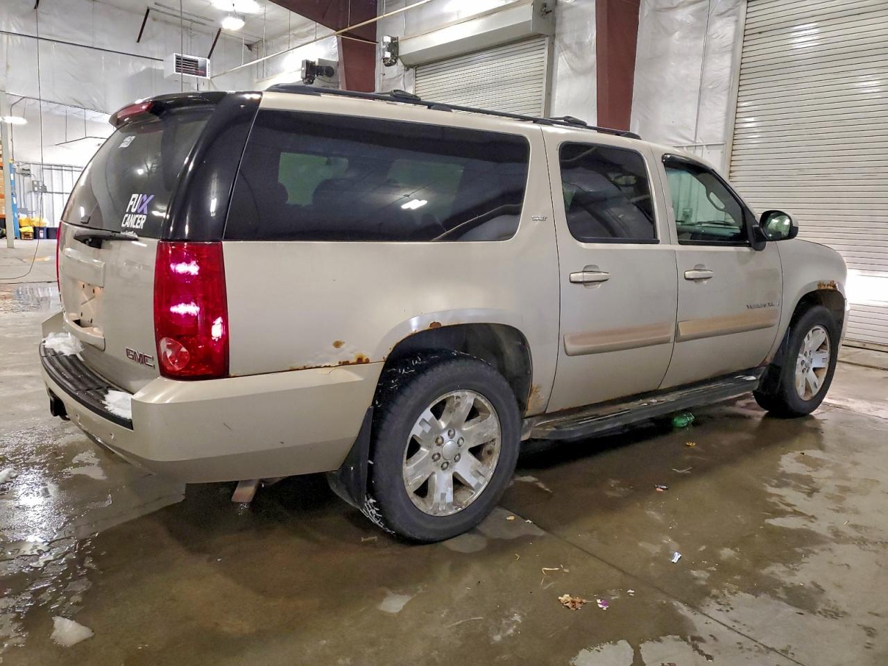 GMC Yukon K1500 Image 3
