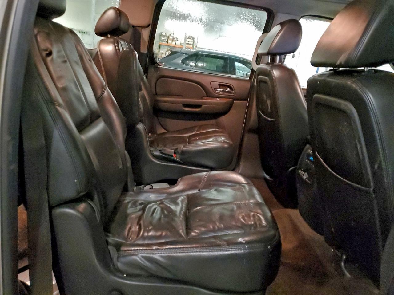 GMC Yukon K1500 Image 11