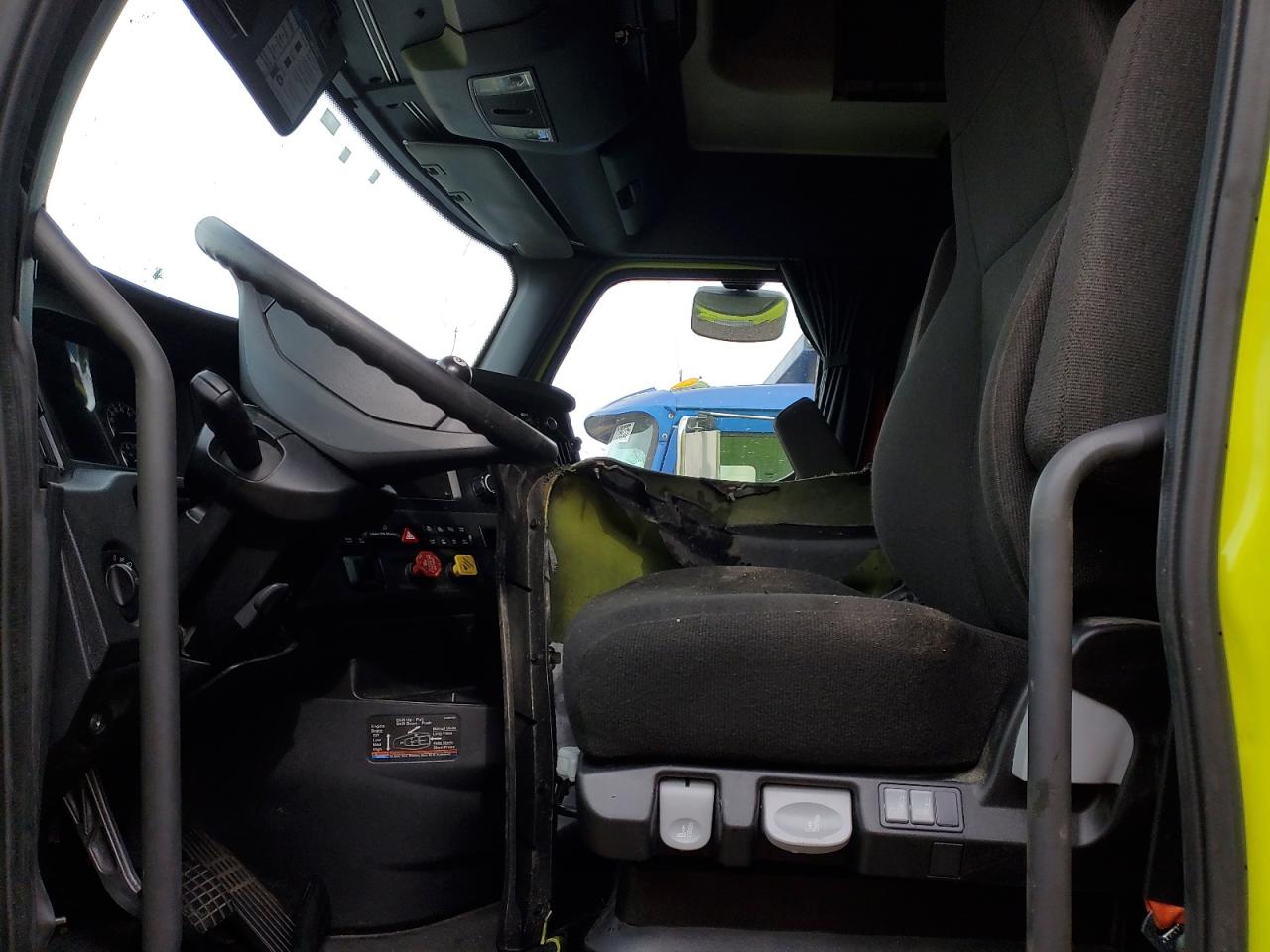 Freightliner Cascadia 1 Image 7