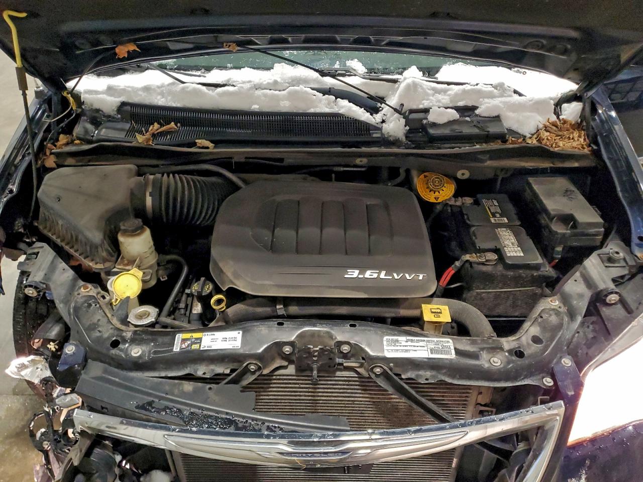 Chrysler Minivan Touring Image 6