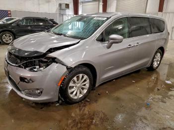  Salvage Chrysler Pacifica